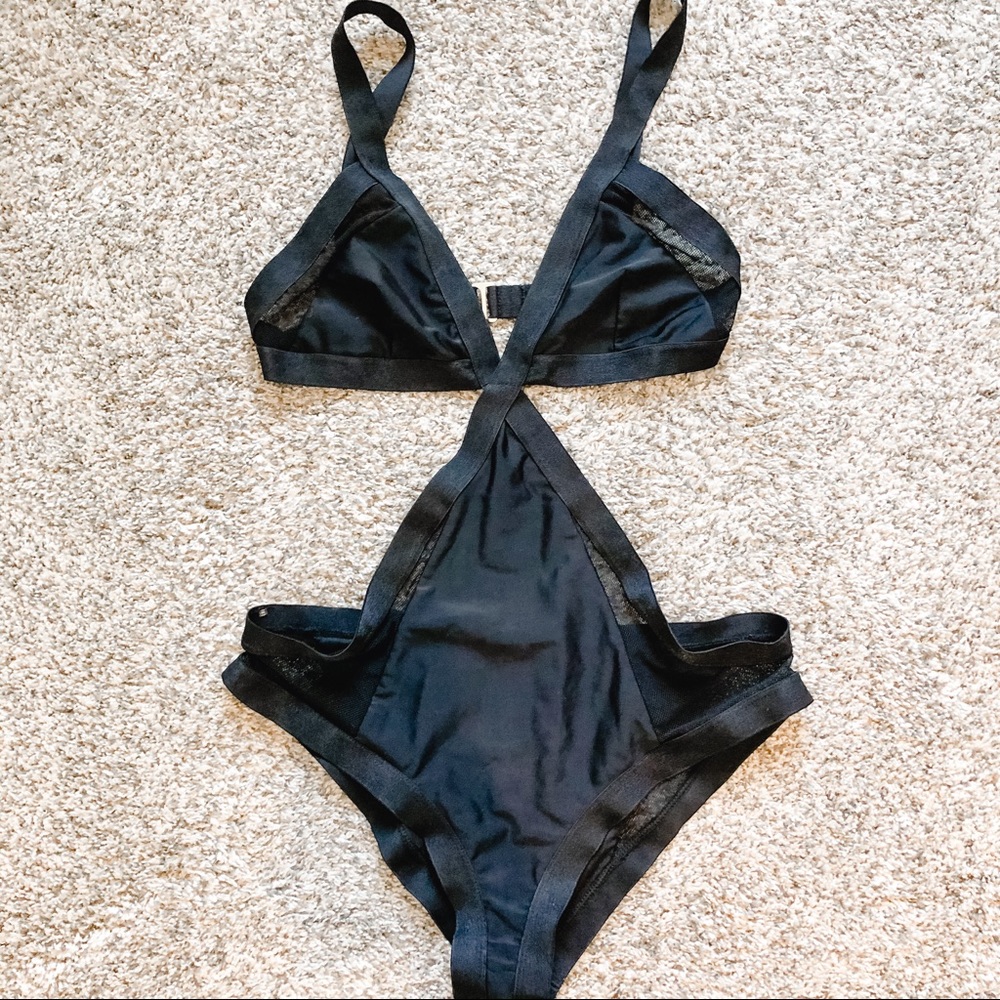SEXY CUT OUT MESH ONE PIECE SWIMSUIT